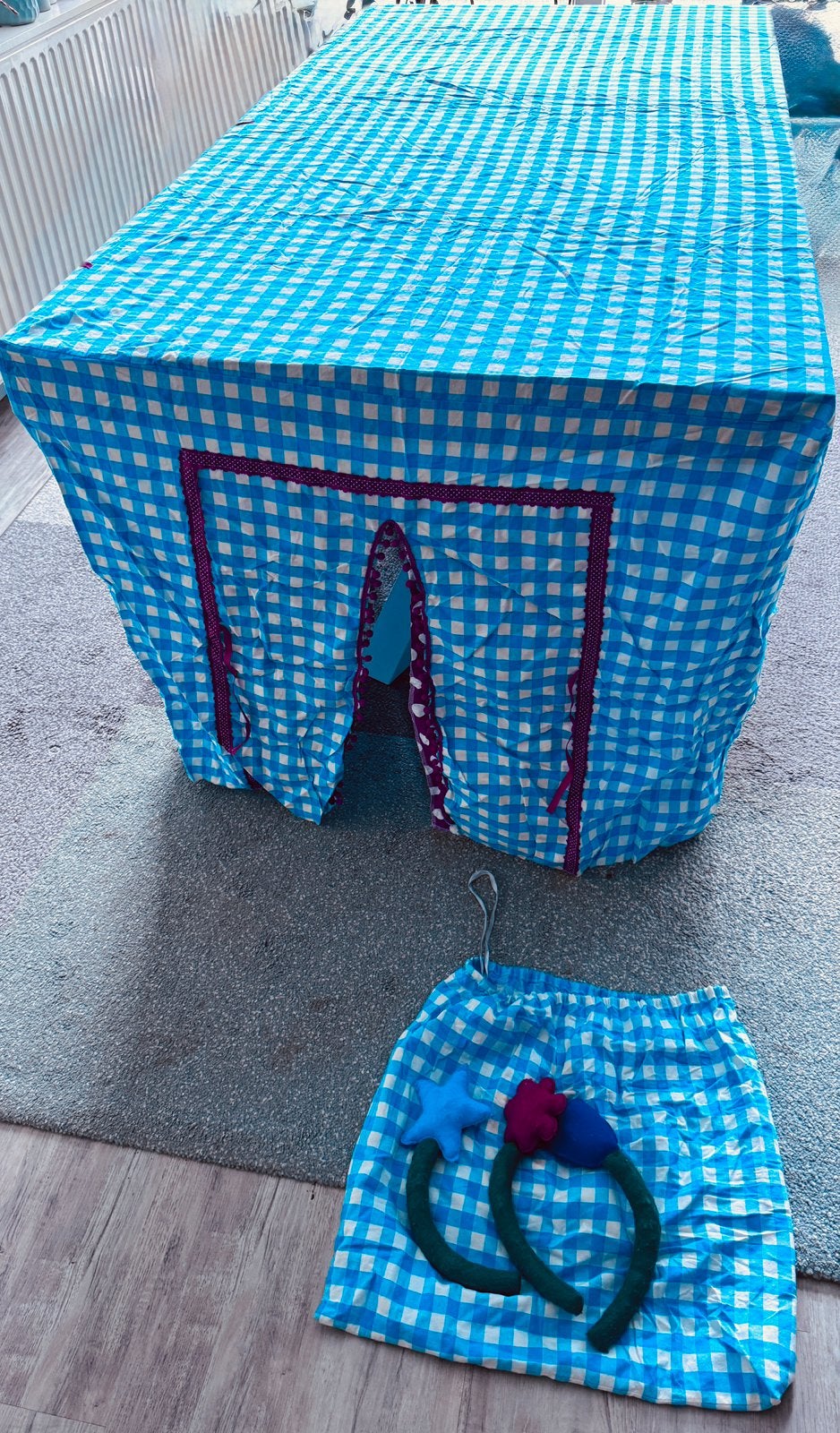 Blauw Geruite Tafeltent 195x90x75 cm + Opbergzak & Bloemen, Kinderen en Baby's, Ophalen of Verzenden, Zo goed als nieuw