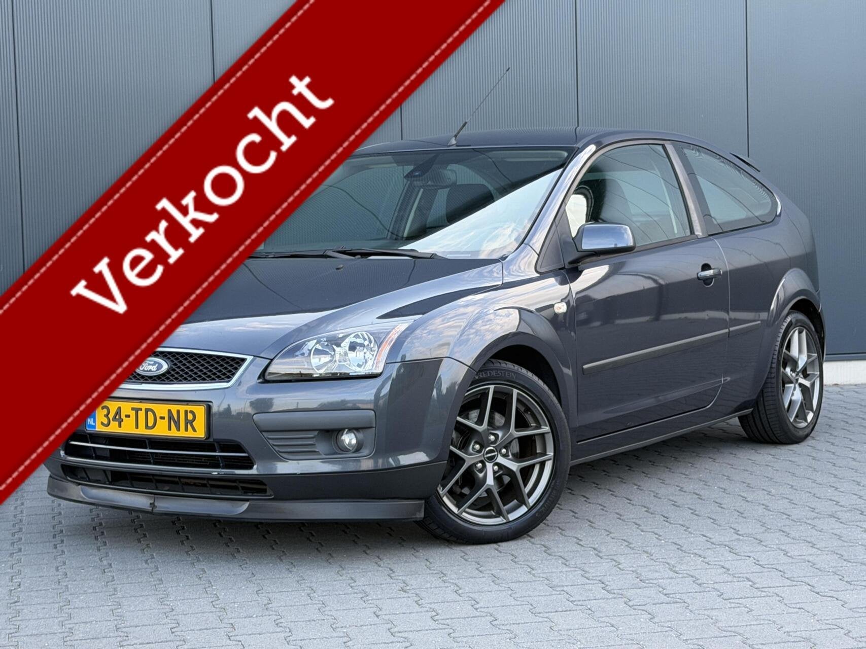Ford Focus 2.0-16V Rally Edition Cruise - Airco - APK 2027 -, Gebruikt, Zwart, 4 cilinders, 1207 kg