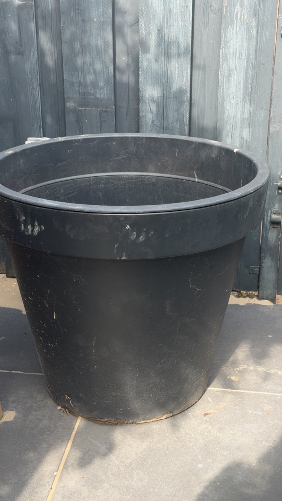 Grote zwarte bloempot - 80 cm breed, 70 cm hoog, Tuin en Terras, Ophalen, Kunststof, Gebruikt, Rond