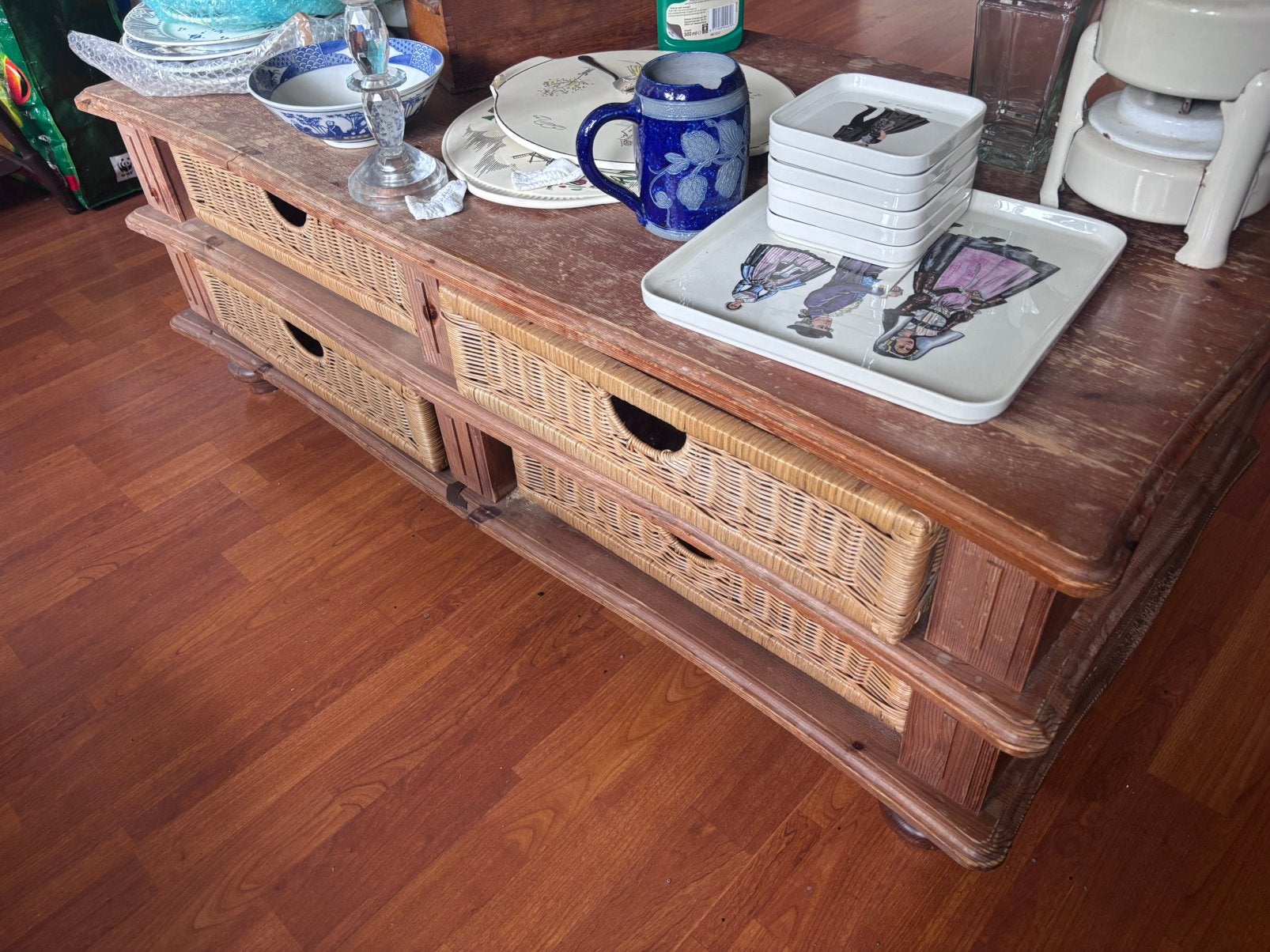 Salontafel hout met rieten manden, Huis en Inrichting, Tafels | Salontafels, Ophalen, Gebruikt, 100 tot 150 cm, 50 tot 100 cm