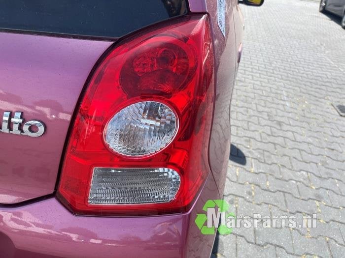 Achterlicht rechts van een Suzuki Alto