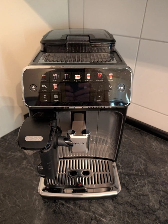 Philips - EP5549/70 Serie 5500 - LatteGo, Witgoed en Apparatuur, Ophalen of Verzenden, Zo goed als nieuw, Koffiemachine, Koffiebonen