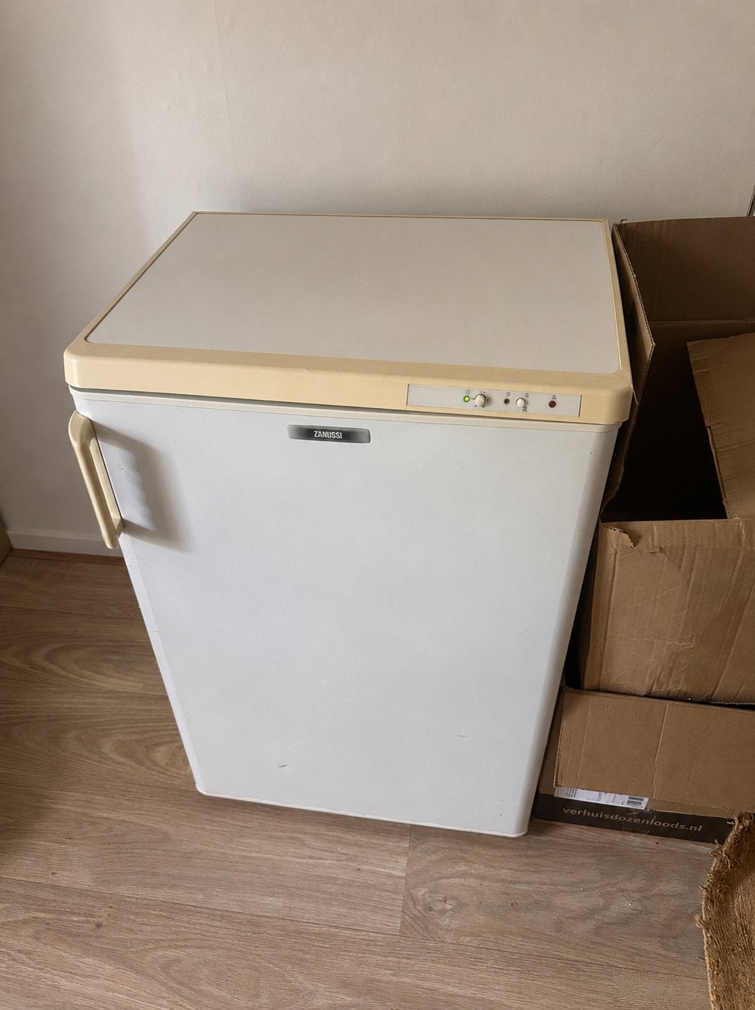 Zanussi vriezer/diepvrieskast, Ophalen, Zo goed als nieuw, Minder dan 60 cm