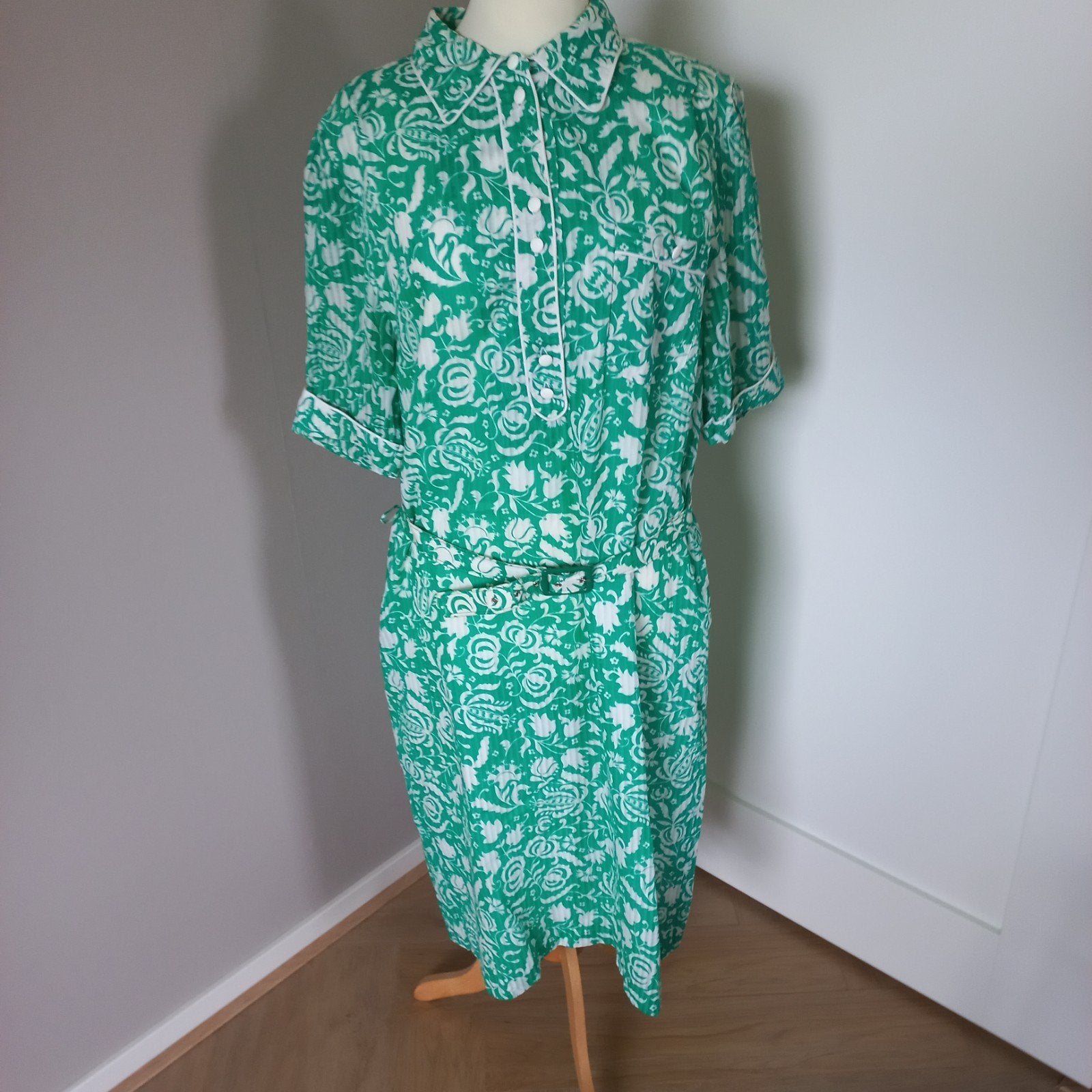 Vintage Groene Jurk met Witte Print Maat 44, Maat 42/44 (L), Ophalen of Verzenden, Knielengte, Groen
