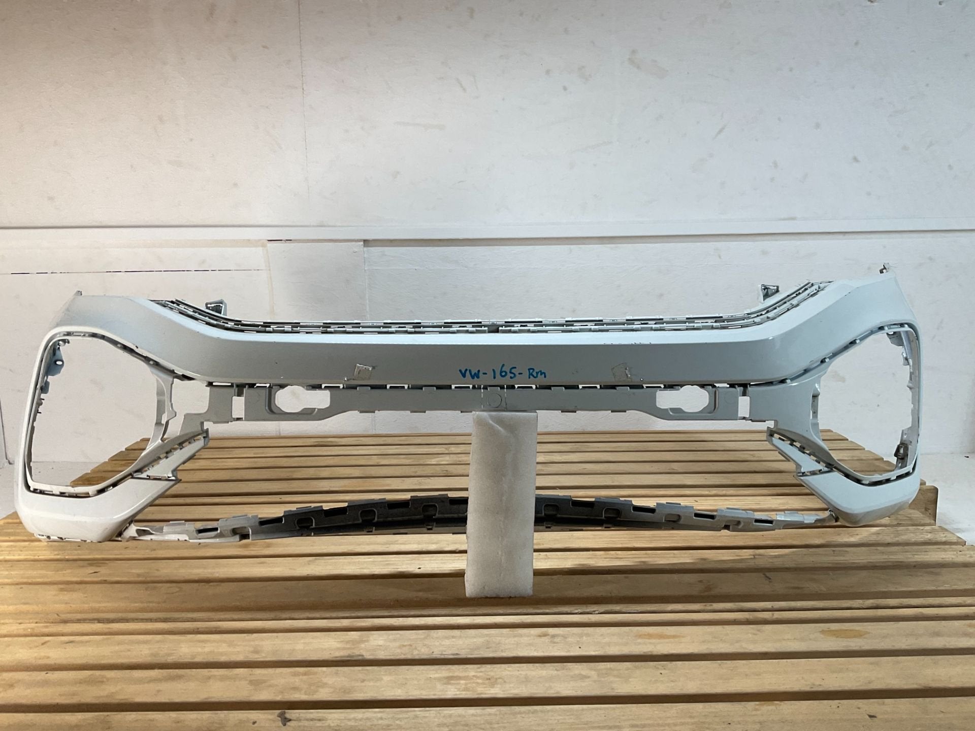 Bumper Volkwagen TROC R-LINE RLINE 2GA807221AS Voorbumper VW, Gebruikt, Volkswagen AG, Bumper, Berliner Ring 2
38440  Wolfsburg, DE