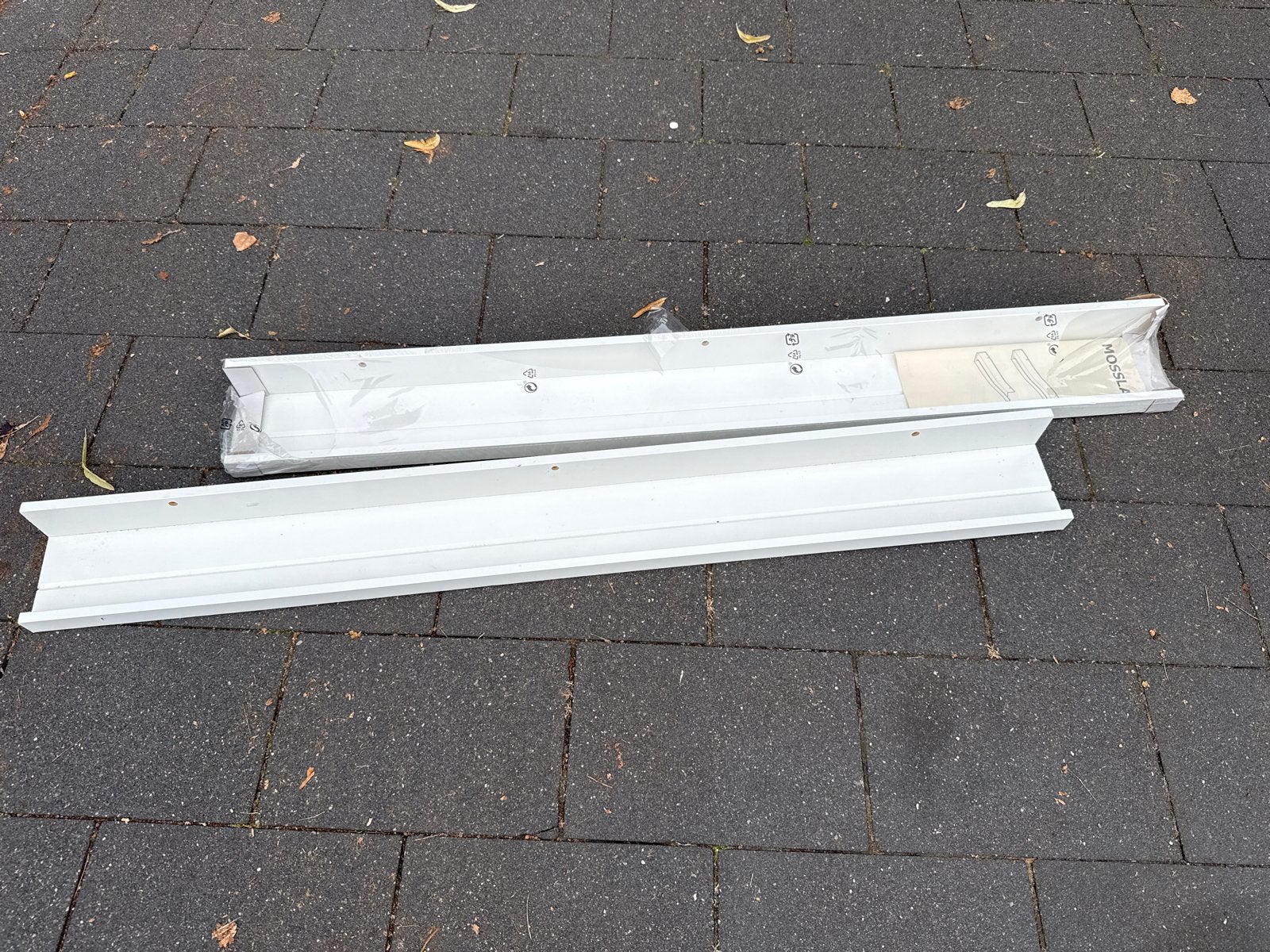 IKEA Mosslanda schilderijplank wit (2 stuks), Ophalen, Zo goed als nieuw