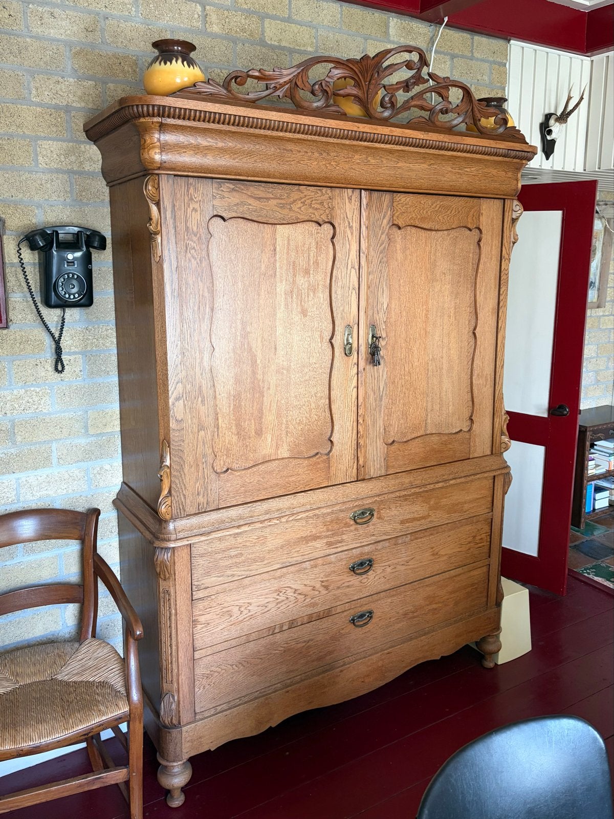 Antiek Eikenhouten Kabinet, Ophalen