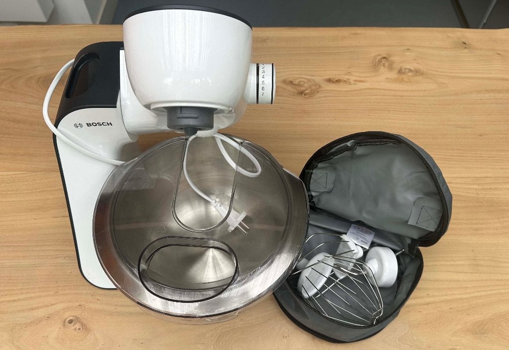 Bosch Keukenmachine MUM54a00, 1 tot 2 liter, Ophalen, Zo goed als nieuw, 3 snelheden of meer