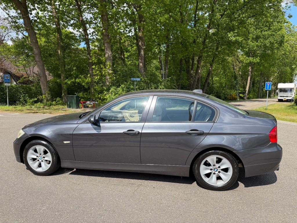 Bmw 3-SERIE 318I High Executive Autom. - Airco - NL auto !!!, Achterwielaandrijving, 4 cilinders, 129 pk, Bedrijf