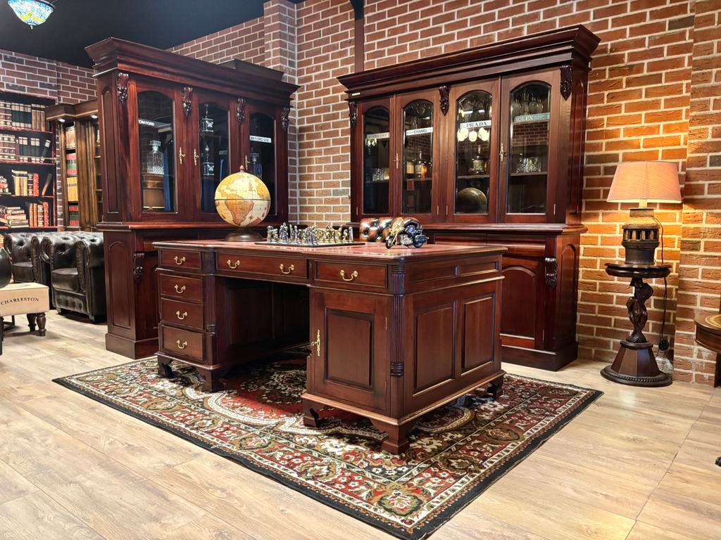 Chesterfield Engels interieur showroom, Huis en Inrichting, Ophalen, Gosem engelsstraat 7 elim, Info@chesterfieldjunkie.nl, Zo goed als nieuw