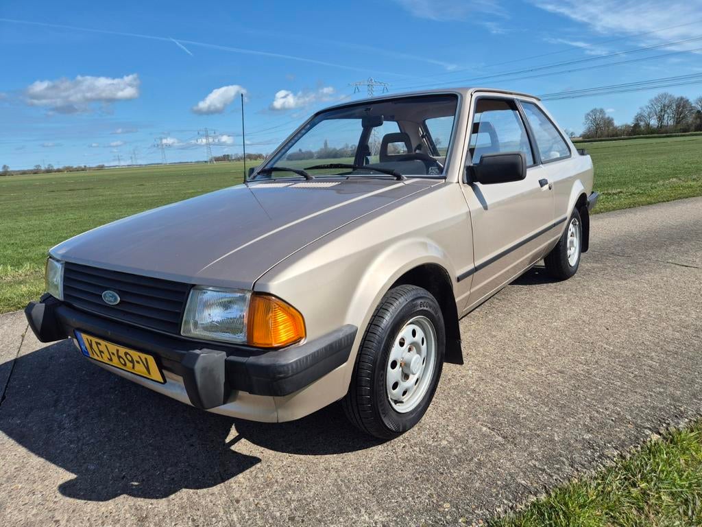 Ford Escort mk3 1985 zeer nette auto!, Auto's, Bedrijf, Handgeschakeld, Onderhoudsboekje, Hatchback