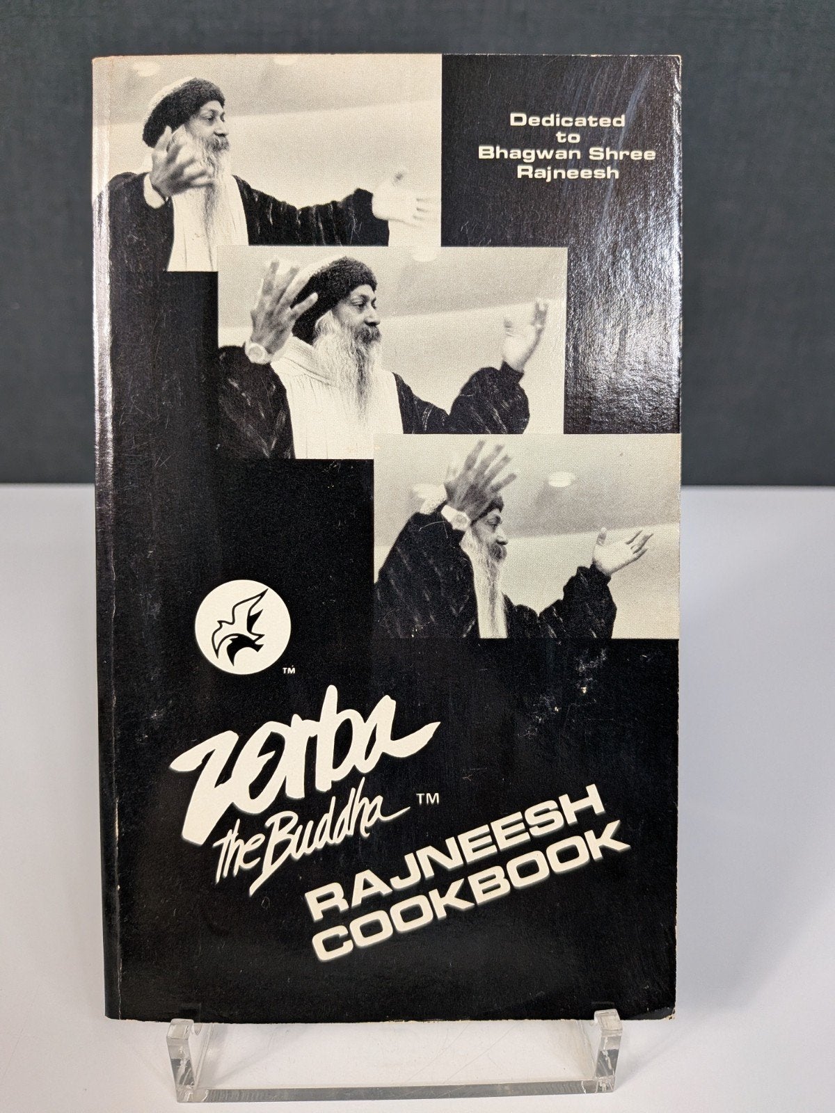 Zorba the Buddha – Rajneesh Cookbook, Ophalen of Verzenden, Gelezen, Overige gebieden