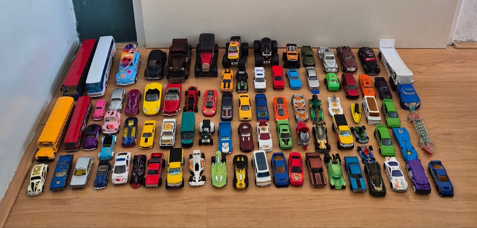 Grote verzameling modelauto's (84 stuks) - Hotwheels, VW, Ophalen