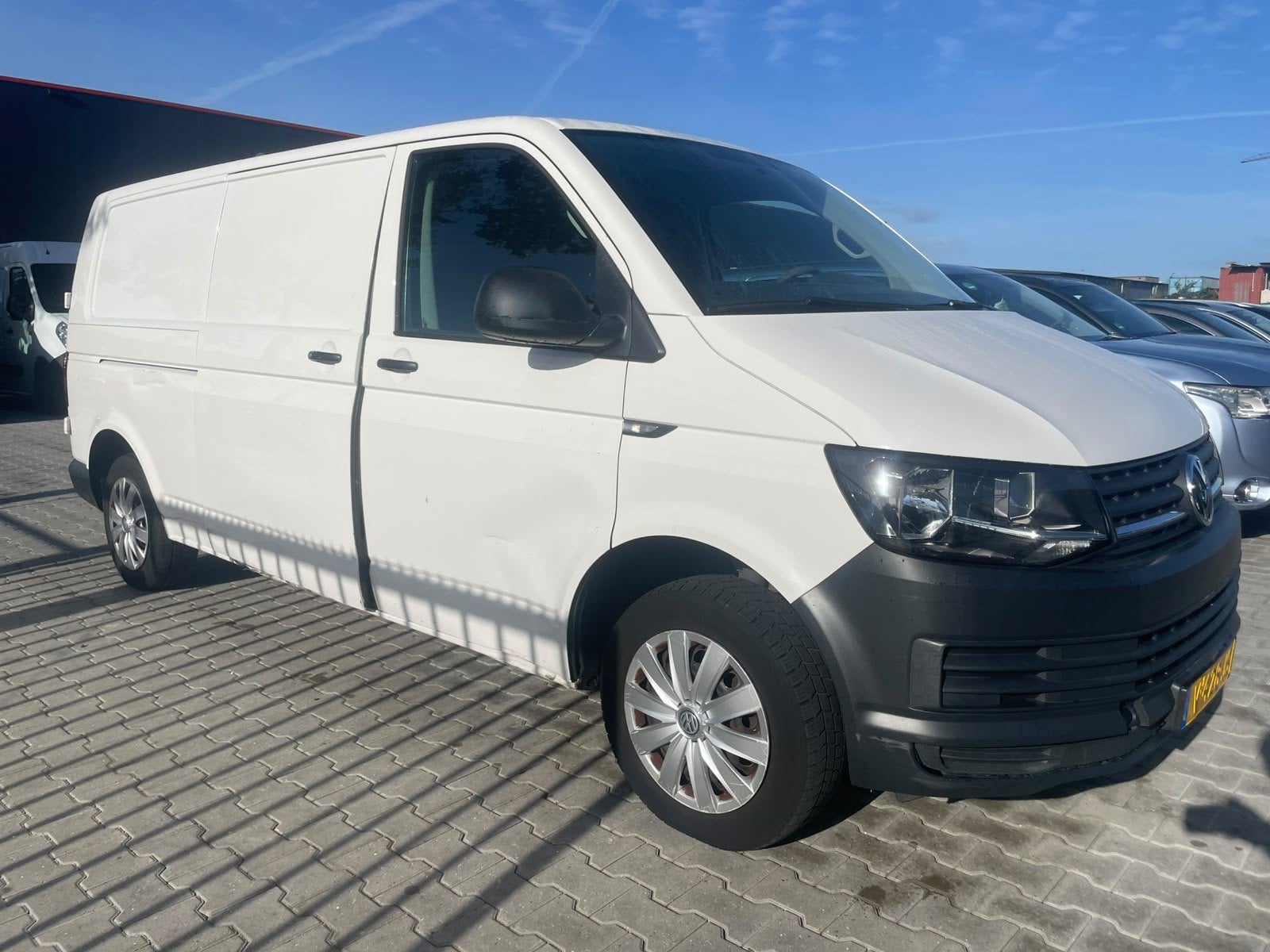 Volkswagen Transporter 2.0 TDI L2H1 DC, Auto's, Gebruikt, Euro 6, 4 cilinders, Origineel Nederlands