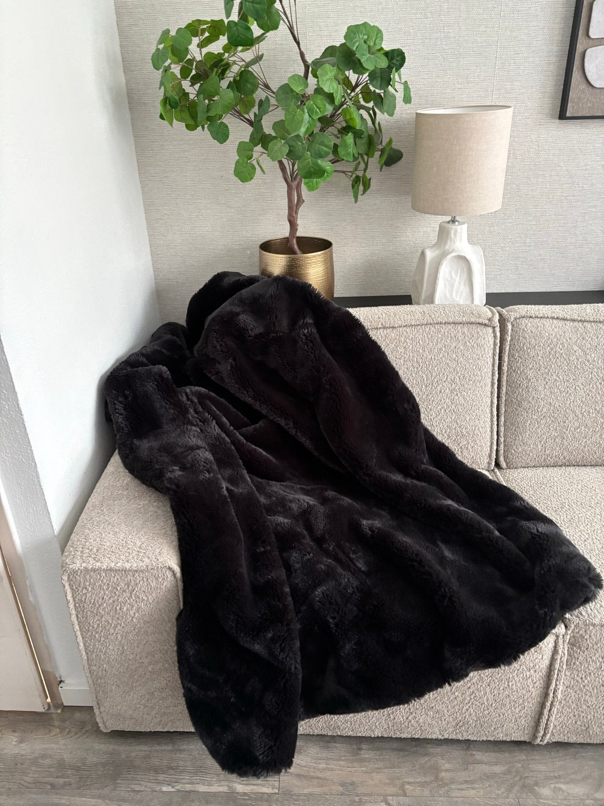 Zwart imitatiebont plaid van Dutch Decor, Huis en Inrichting, Ophalen, Zwart, Zo goed als nieuw, Imitatiebont