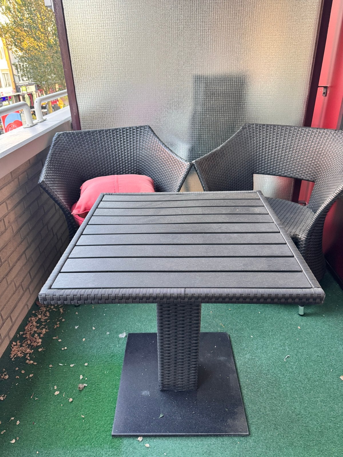 Balkonset: Wicker tafel en 4 stoelen, Tuin en Terras, Ophalen, Gebruikt, Vierkant, Wicker
