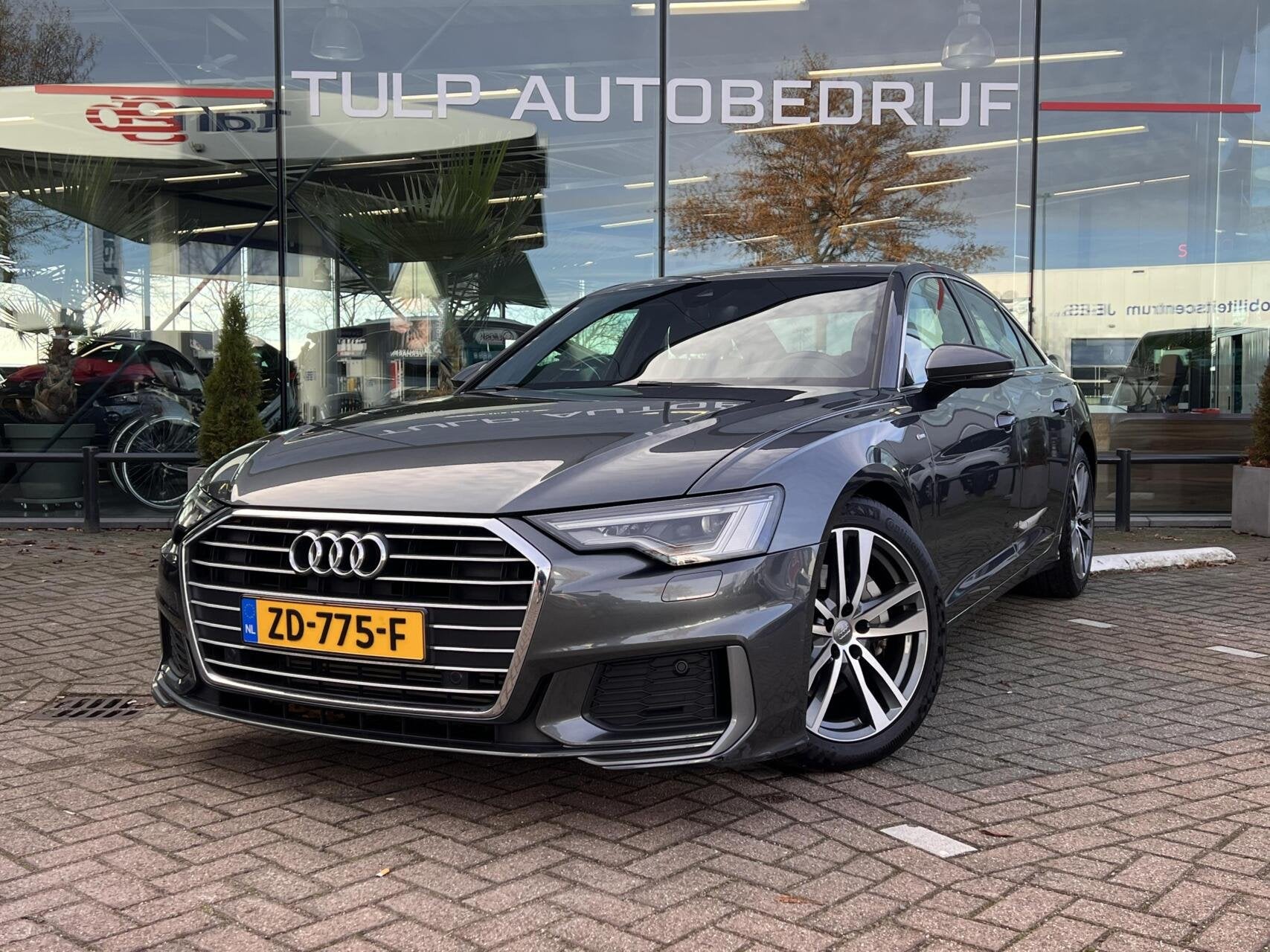 Audi A6 Limousine 45 TFSI Sport S line edition NAP NL AUTO, Auto's, Dealer onderhouden, Gebruikt, 4 cilinders, Leder en Stof