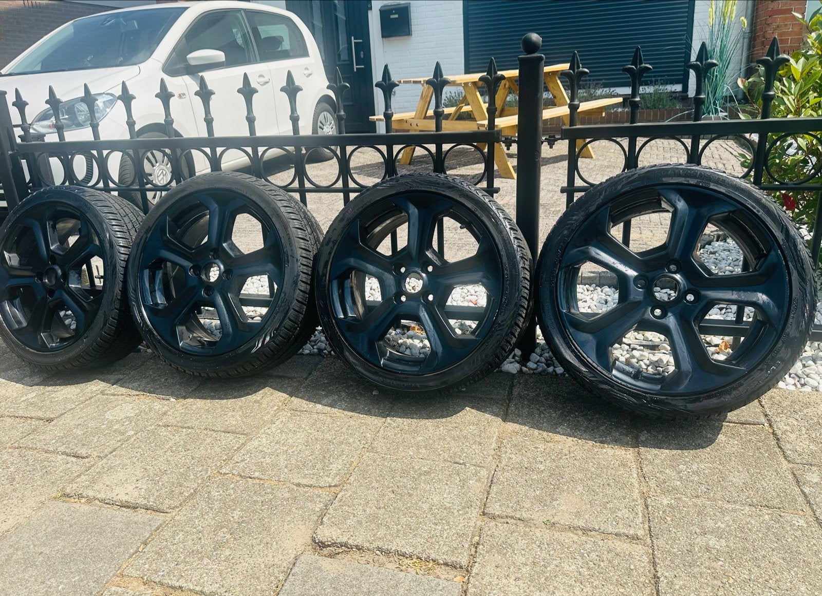 Zwarte 18 inch velgen met zomerbanden, Auto-onderdelen, Banden en Velgen, 18 inch, Gebruikt, Banden en Velgen, Ophalen of Verzenden