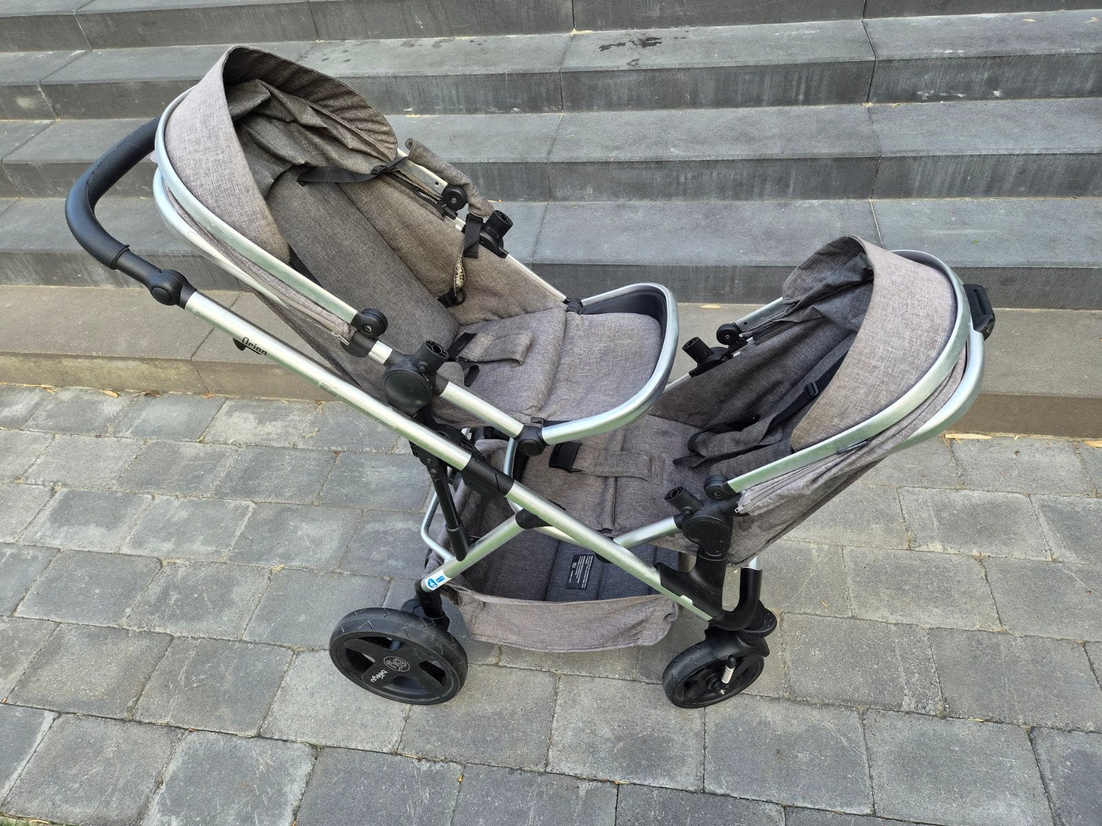 Complete Tweeling Kinderwagen met Reiswiegen, Kinderen en Baby's, Kinderwagens en Combinaties, Gebruikt, Combiwagen, Verstelbare duwstang