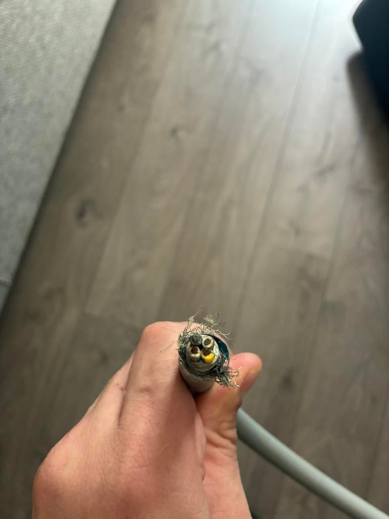 Signaalkabel met metalen afscherming – grijze kabel, Ophalen of Verzenden, Gebruikt, Kabel of Snoer