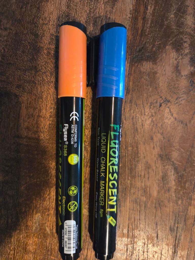Nieuwe (ongebruikte) bijen markeerstiften oranje en blauw, Hobby en Vrije tijd, Knutselen, Nieuw, Meerkleurig, Ophalen of Verzenden