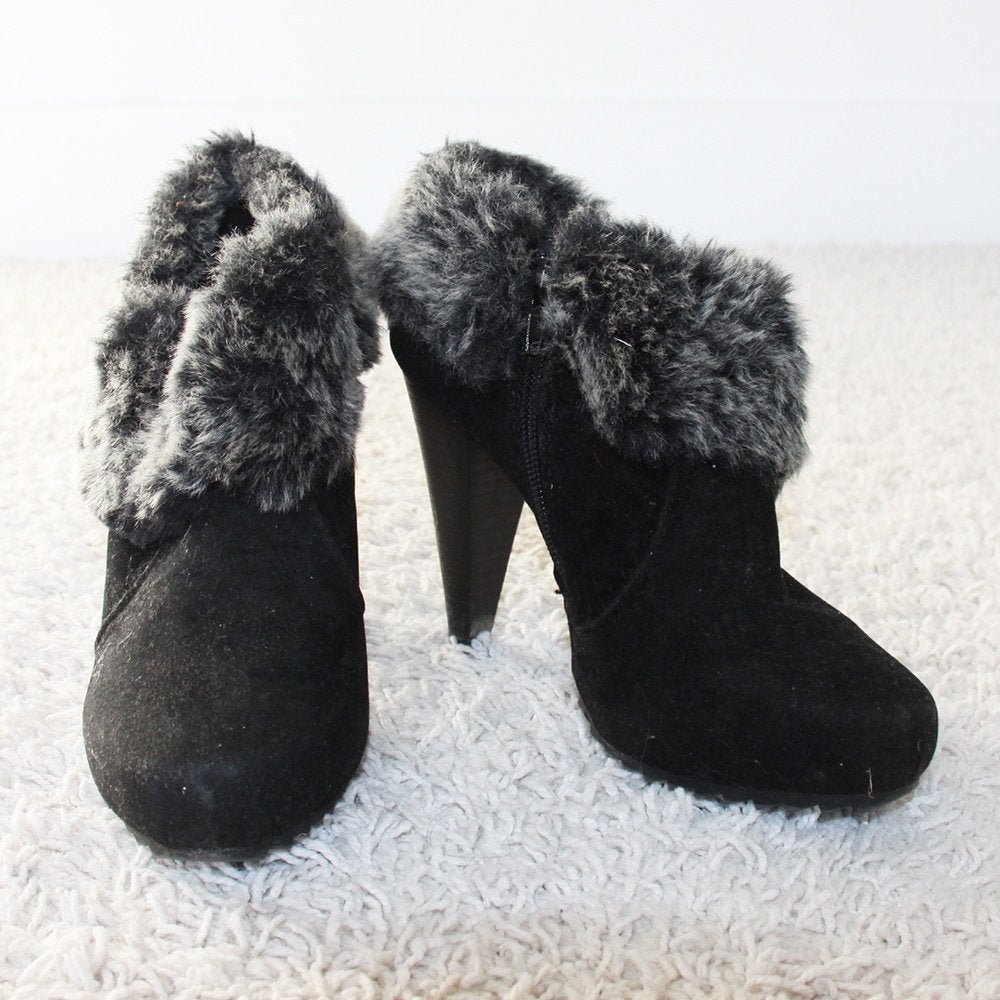 Mooie Suede Graceland Enkellaarsjes (Maat 36) - s8 € 35,-