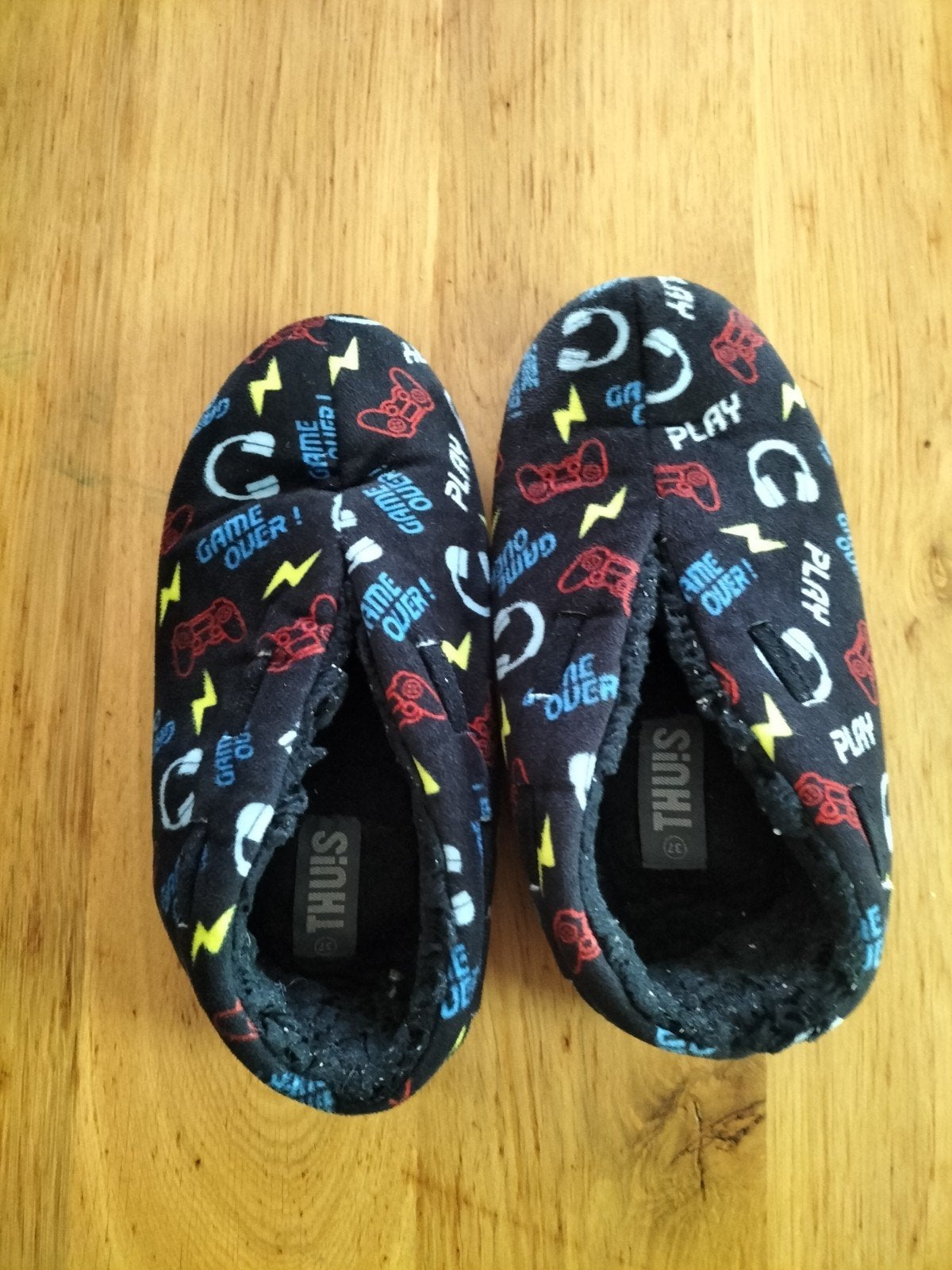 pantoffels met game print, Ophalen, Gebruikt, THUIS, Jongen of Meisje