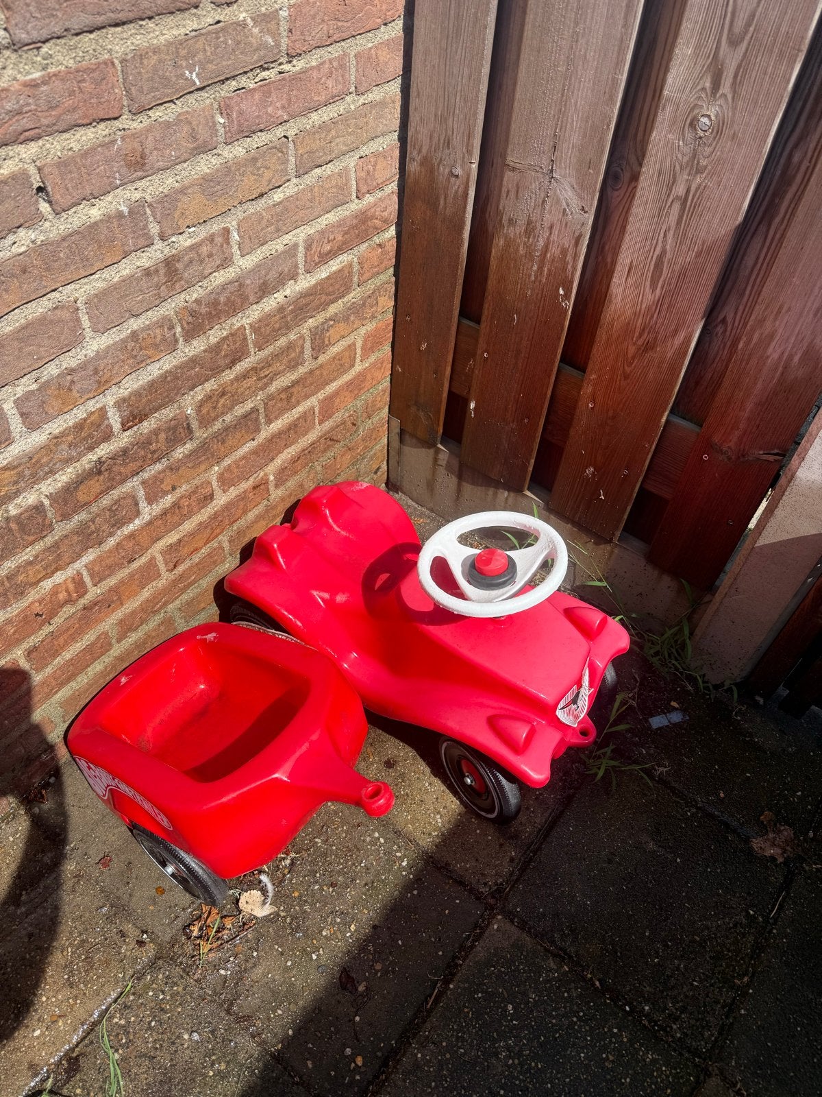Rode loopauto met aanhanger (koppelstukje ontbreekt), Ophalen, Gebruikt, Loopvoertuig