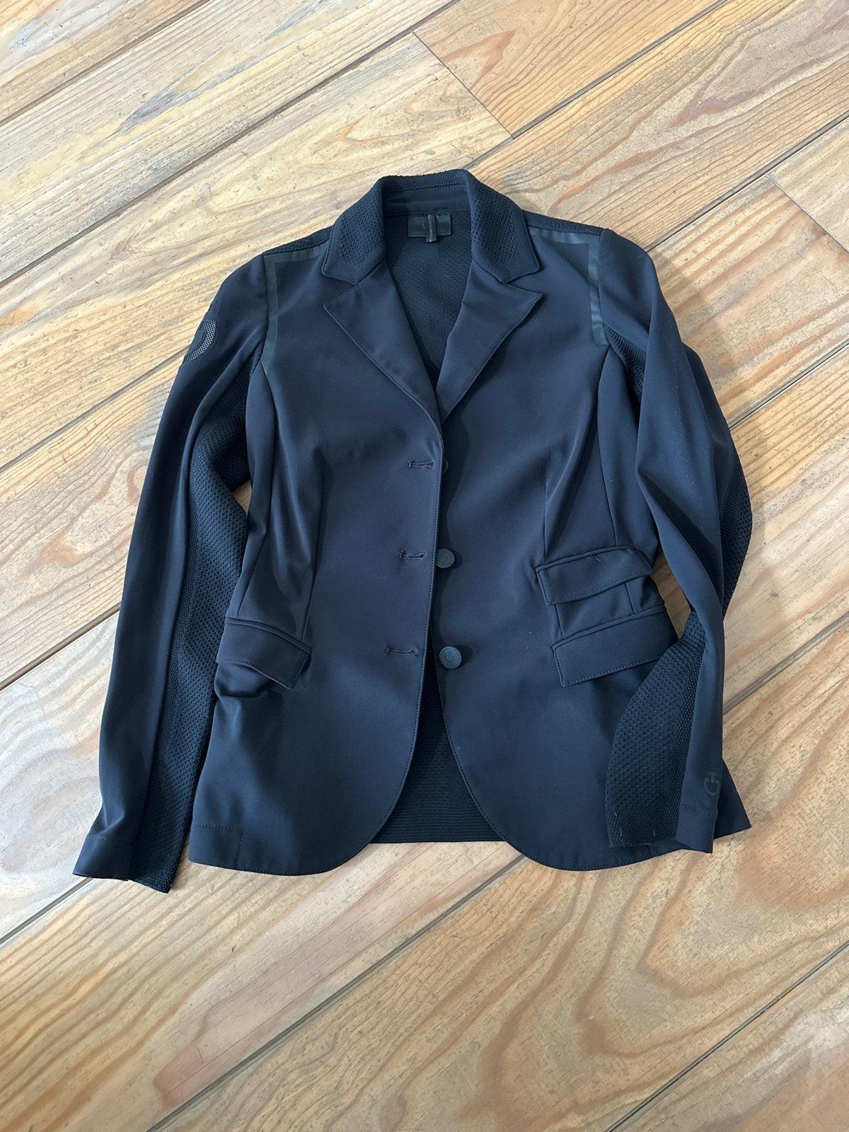 Zwart wedstrijdjasje van cavalleria toscana maat S, Dieren en Toebehoren, Ophalen of Verzenden, Zo goed als nieuw, Dressuur, Bovenkleding