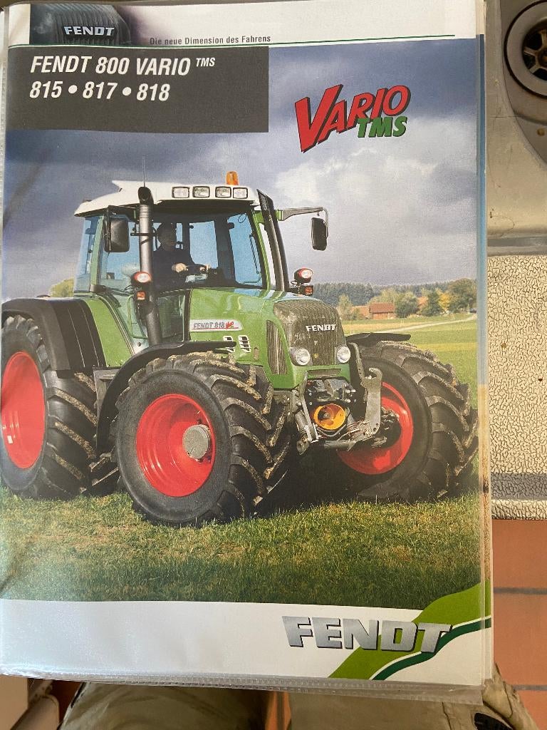 Tractorfolders, Ophalen of Verzenden, Zo goed als nieuw, Folder
