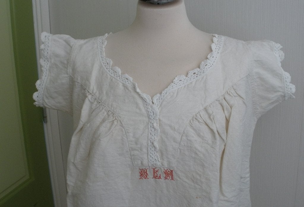 Antiek linnen nachthemd met monogram, Ophalen of Verzenden, Dames