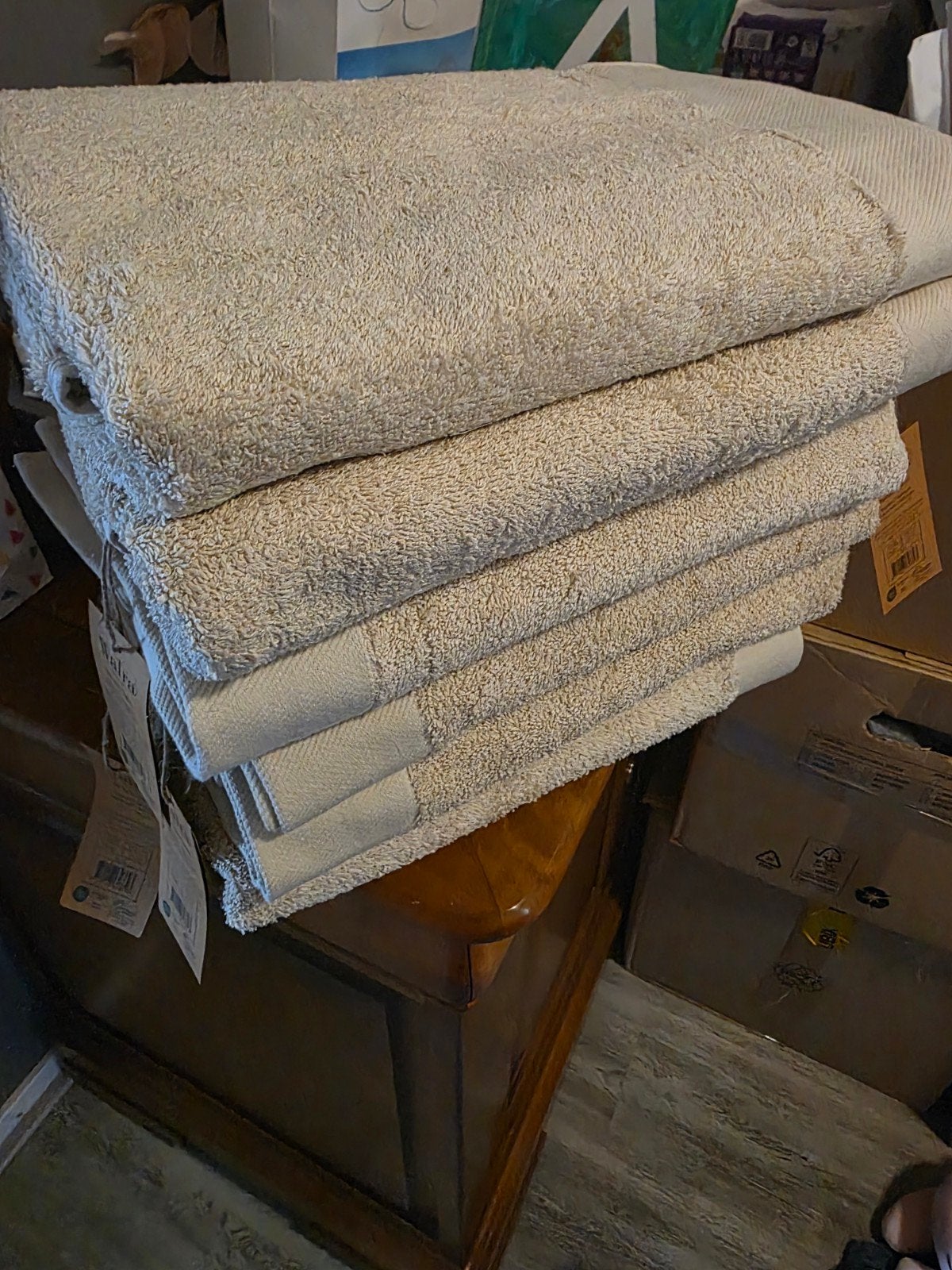 Nieuw beige badlaken 70x140 cm, 70% gerecycled katoen, Ophalen of Verzenden, Nieuw, Beige, Badlaken