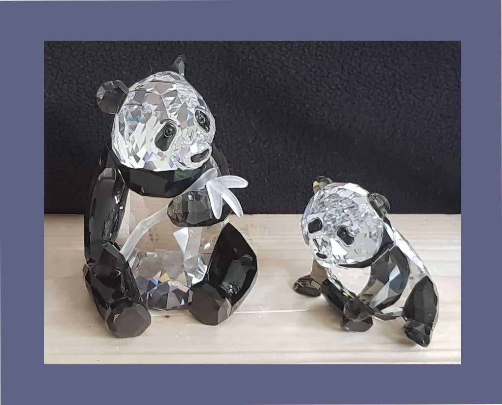 Swarovski Panda Moeder + Baby + doos, omdoos en certificaat, Verzamelen, Swarovski, Ophalen of Verzenden, Zo goed als nieuw, Figuurtje