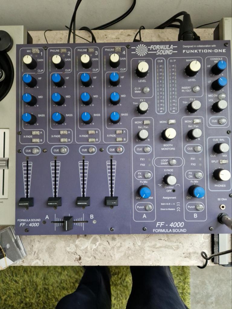 Formula Sound FF-4000 DJ Mixer - Topkwaliteit, Ophalen of Verzenden, Gebruikt, 5 tot 10 kanalen, Microfooningang