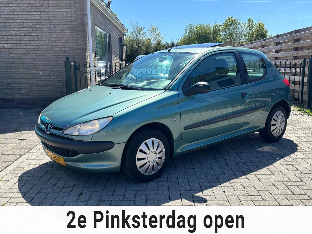 Peugeot 206 1.1 XR, Auto's, Voorwielaandrijving, Gebruikt, 31 €/maand, 4 cilinders