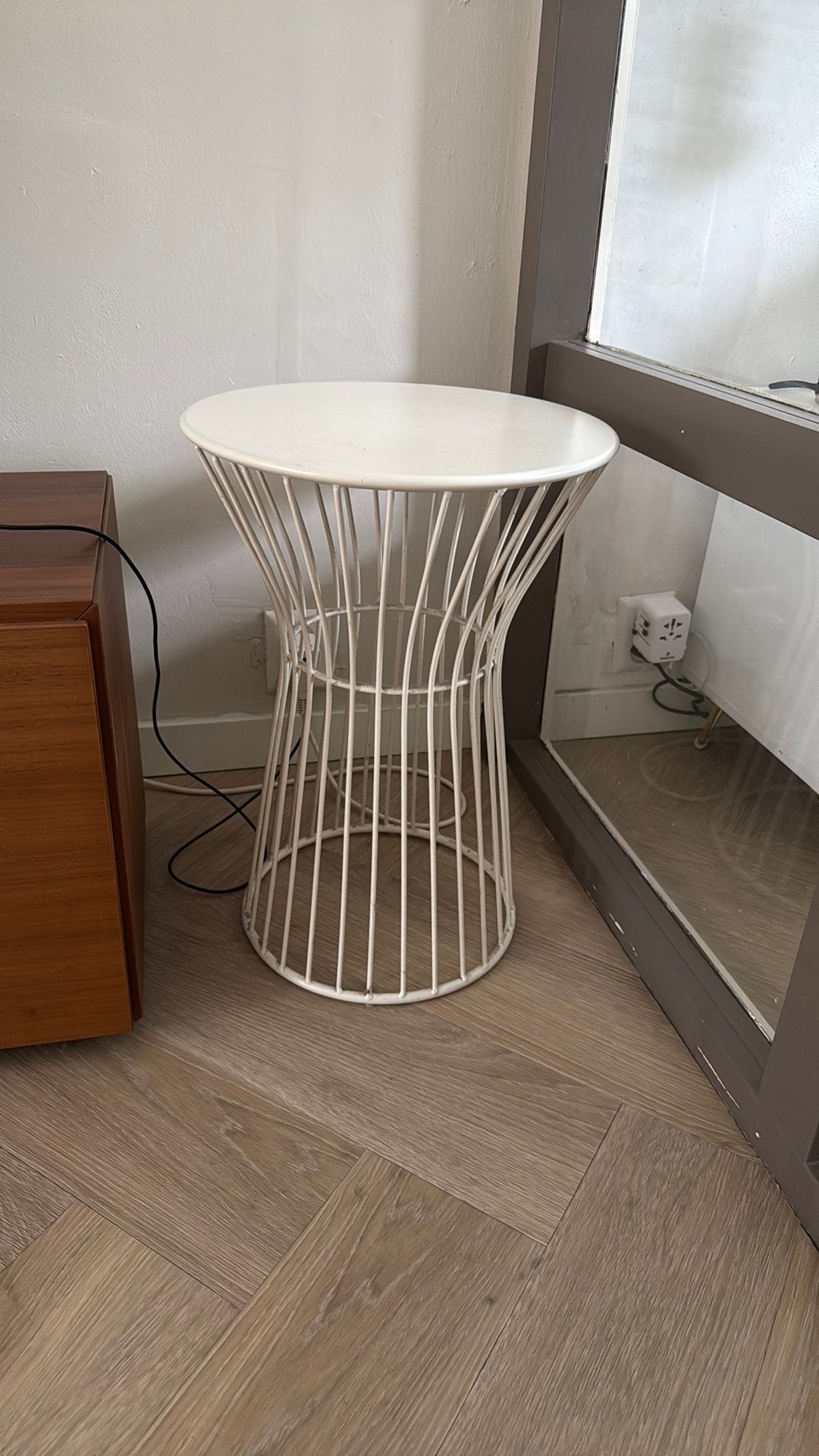 The Novogratz Stijlvolle bijzettafel, Minder dan 55 cm, Gebruikt, Metaal of Aluminium, Rond