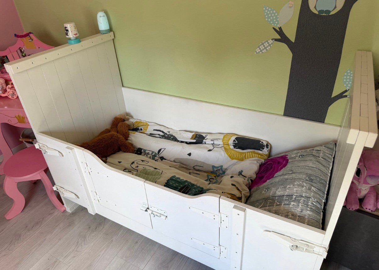Kiske peuterbed en kast, Ophalen, 70 tot 85 cm, 140 tot 160 cm, Zo goed als nieuw