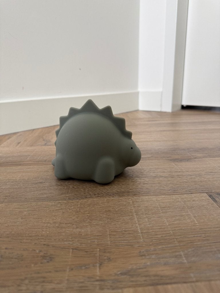 ZGAN Faune groen Liewood Winston Nacht lampje dino oplaadbaa, Kinderen en Baby's, Groen, Ophalen of Verzenden, Zo goed als nieuw