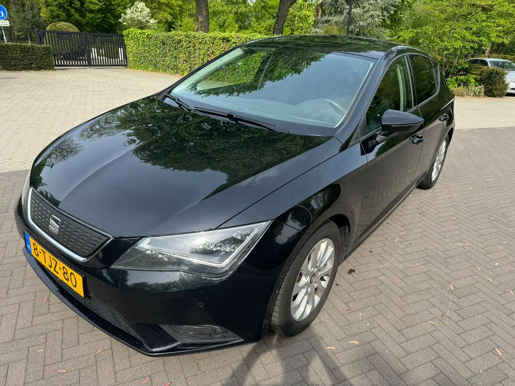 Seat Leon 1.6 TDI Limited Ed. III 2014 NAP RIEM VERVANGEN, Auto's, Voorwielaandrijving, Zwart, 4 cilinders, Leon