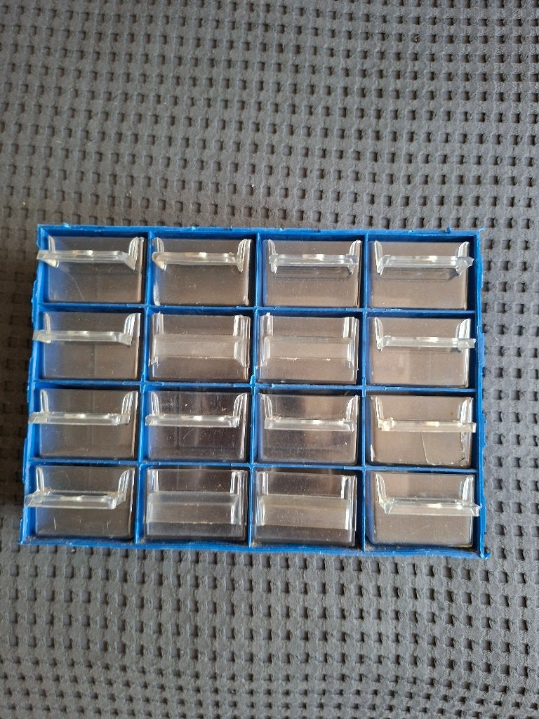 sorteerdoos. 16 vakjes. 22/16/8 cm. Gebruikt., Ophalen of Verzenden, Gebruikt