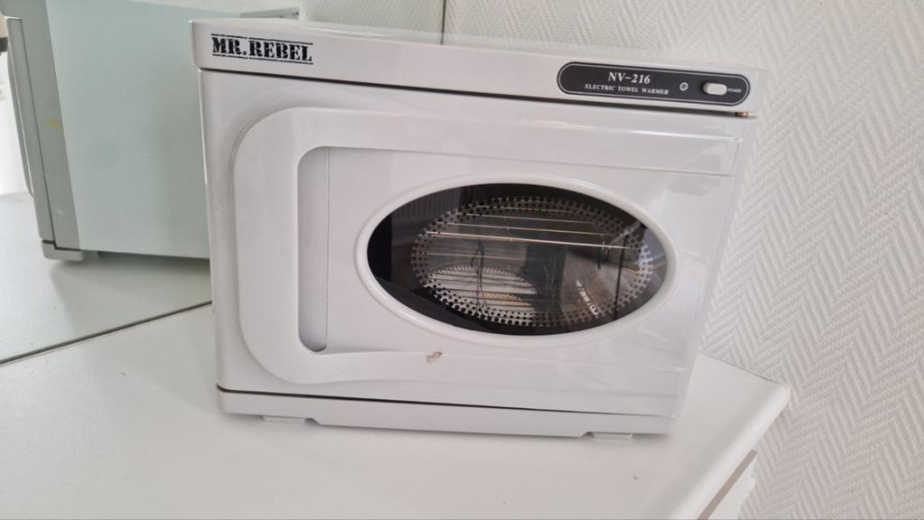 Mr. Rebel NV-216 Elektrische Handdoekverwarmer, Ophalen, Zo goed als nieuw