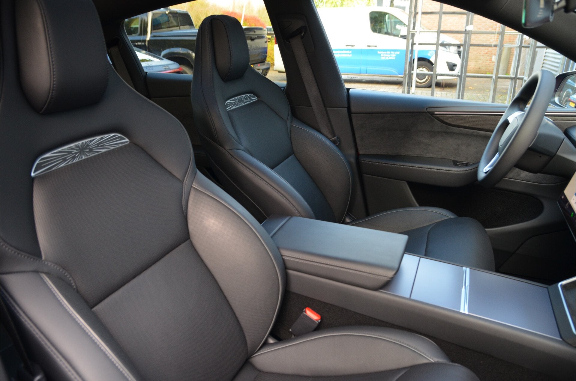 Tesla Model Y Performance AWD 83 kWh Trekhaak (1.600kg) Auto, Gebruikt, Zwart, 2008 kg, Leder
