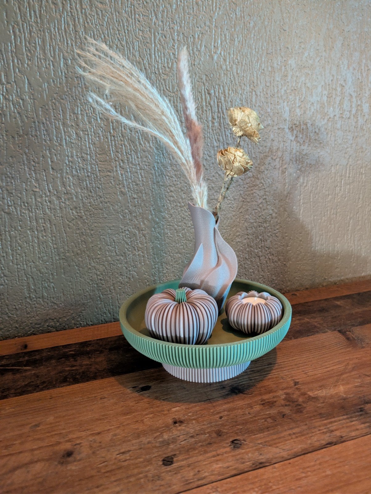 Decoratieve set: vaas, pompoenen en dienblad, Ophalen, Meerkleurig, Kunststof, Zo goed als nieuw