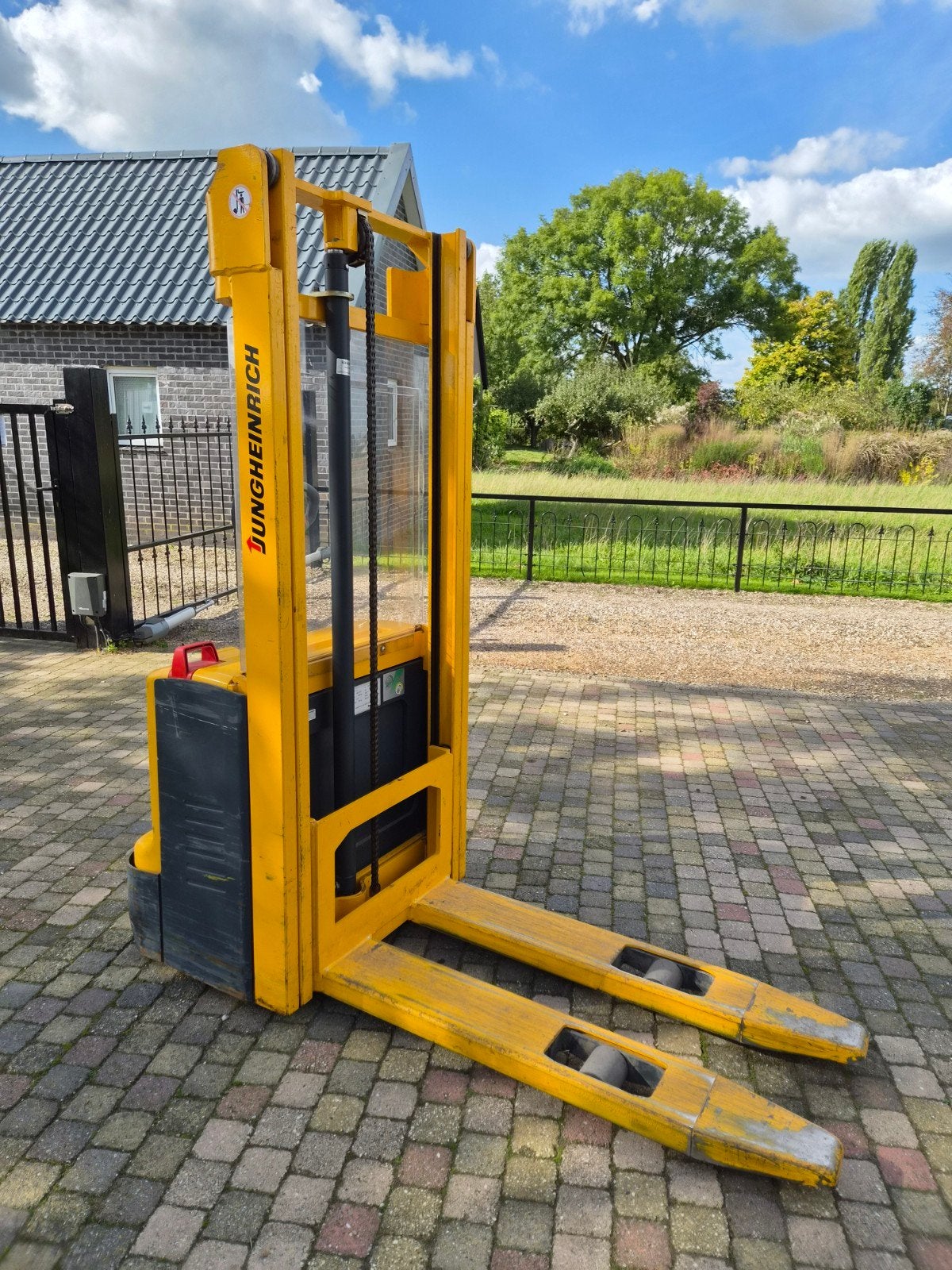Stapelaar Jungheinrich EJC110 Defect, Zakelijke goederen, 1000 tot 2000 kg, Ophalen, Elektrisch, Heftruck