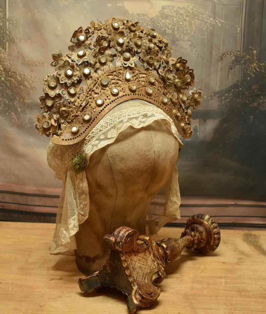 Oude Papier Mache Kroon. Uit Aletta's Tijd", Ophalen of Verzenden