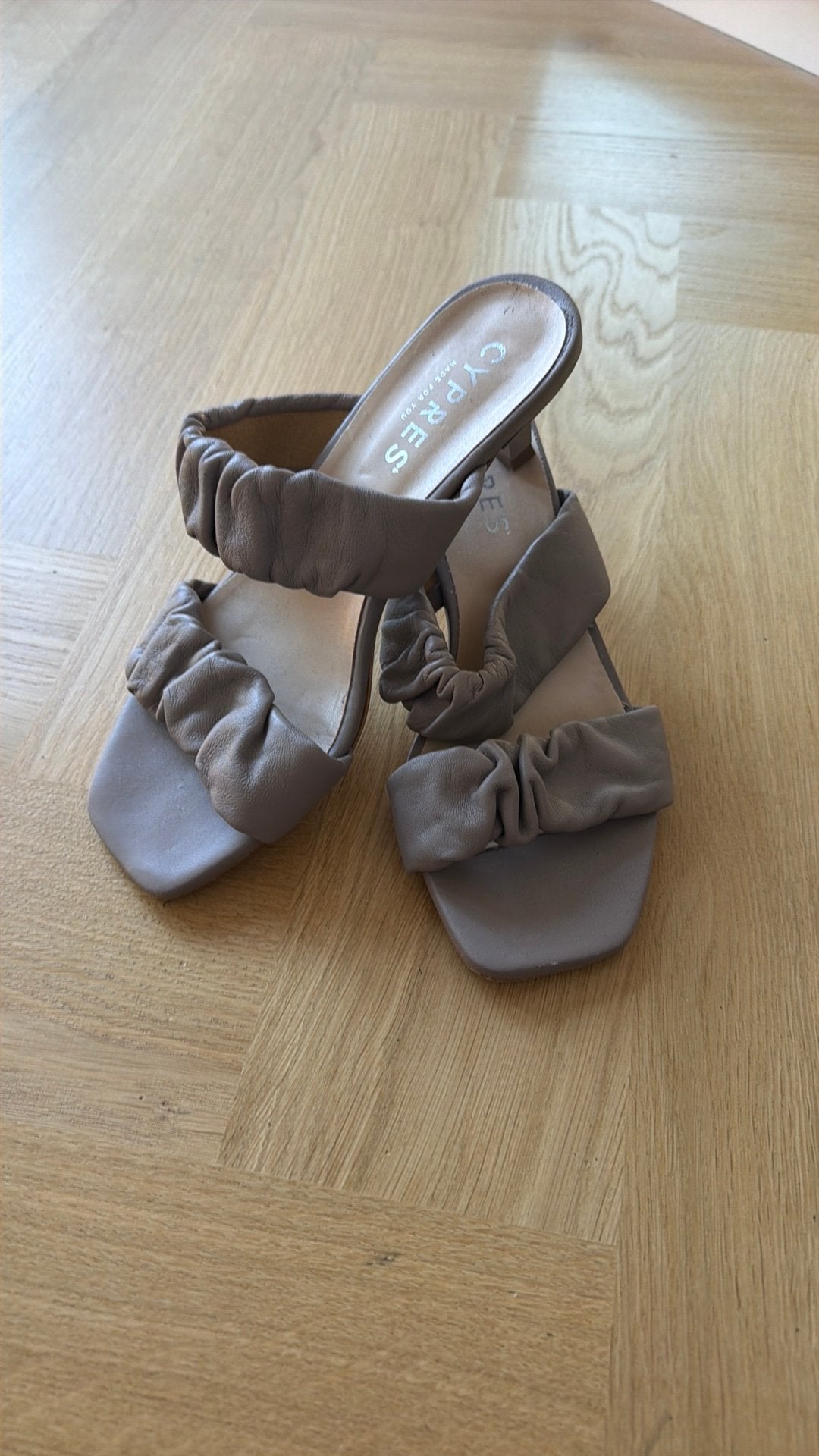 Cypres sandaal leer 41, Overige kleuren, Zo goed als nieuw, Sandalen of Muiltjes, Ophalen of Verzenden