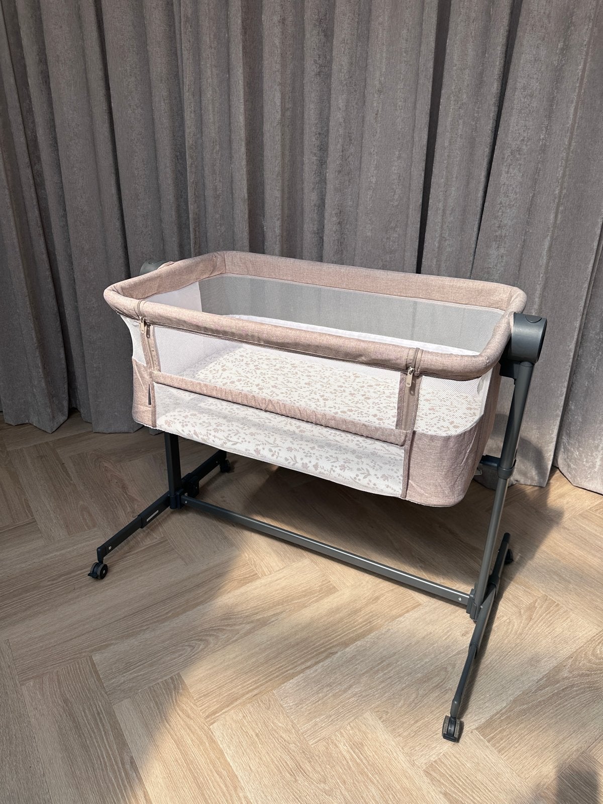 Co-sleeper Kinderkraft Nestee Up beige met hoeslaken, Ophalen, Zo goed als nieuw, Wieg