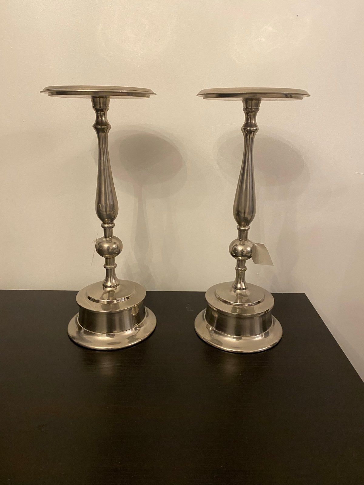 Set van 2 elegante zilverkleurige kandelaars, Ophalen of Verzenden, Overige materialen