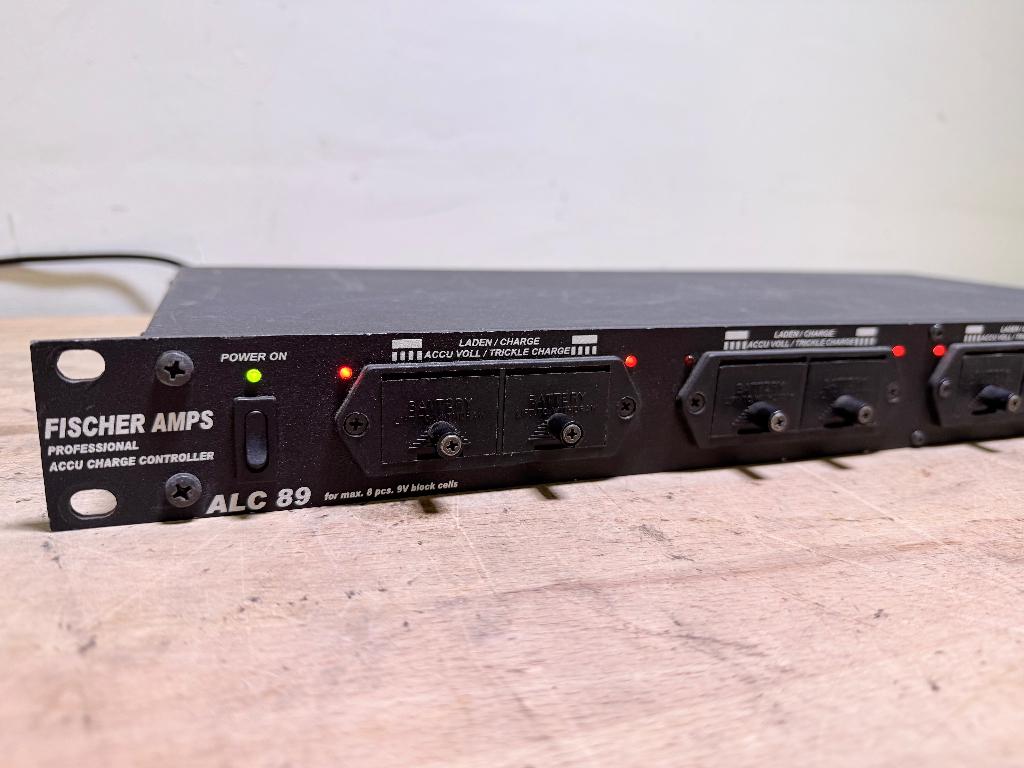 Fischer Amps ALC 89 9v batterij lader 19" inch, Ophalen of Verzenden, Gebruikt, Oplaadbaar