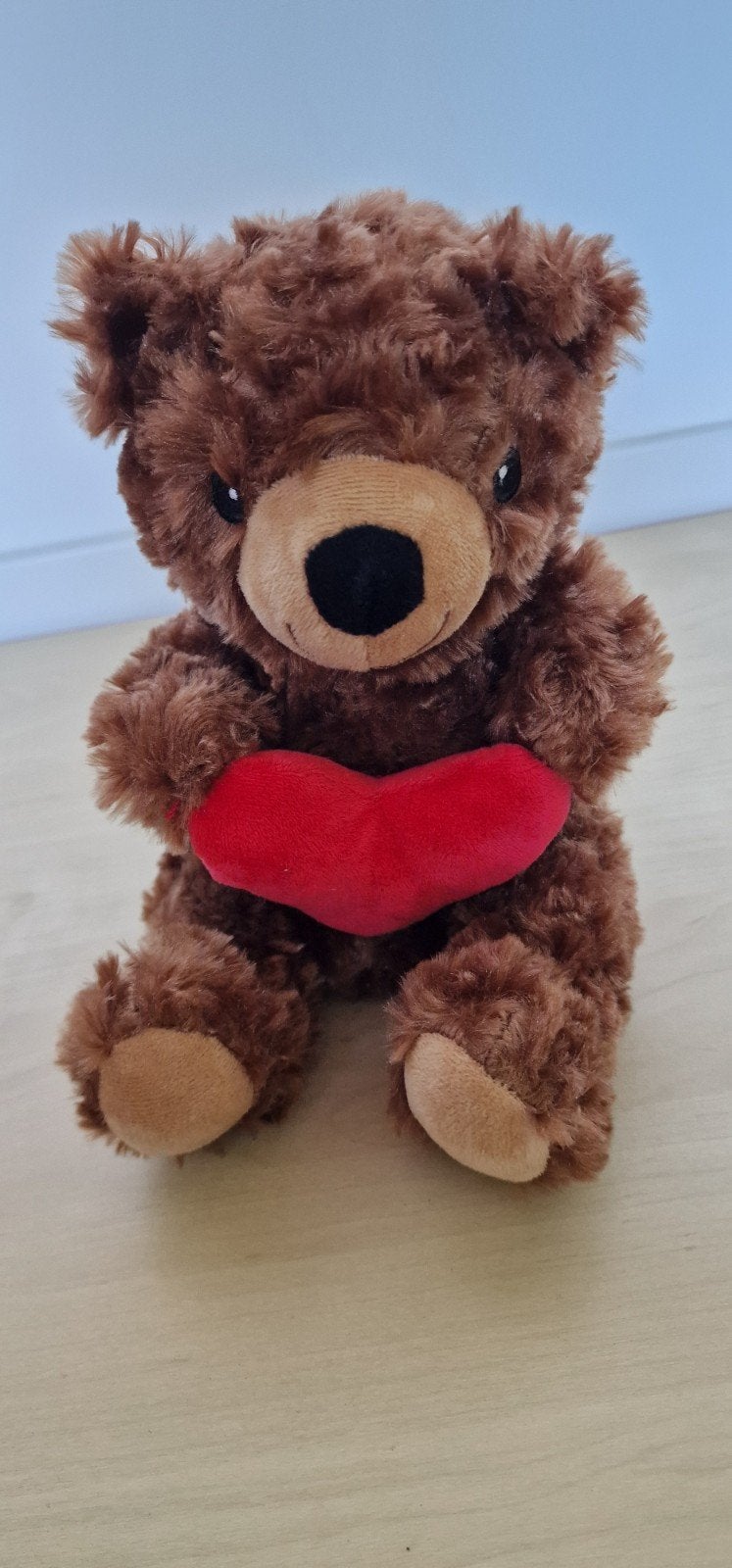Schattige teddybeer met rood hartje. valetijn. Zo goed als, Beer, Ophalen of Verzenden, Zo goed als nieuw, Middelgroot (20 tot 80 cm)
